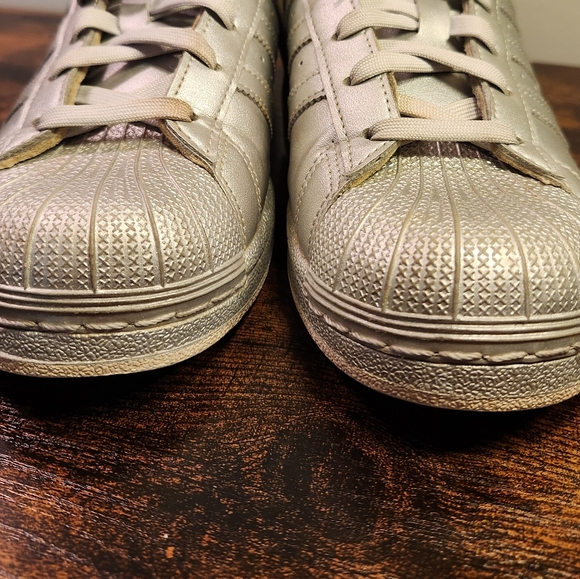 Adidas Superstar Silver Sneakers - women's size 7 - Picture 4 of 8